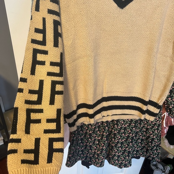 Caramel Sweater - small - Picture 2 of 4